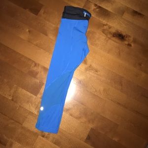 lululemon athletica Pants - Lululemon crop leggings, size 4, blue lululemon athletica Pants - Lululemon crop leggings, size 4, blue